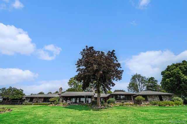 2250 E Dryden Road, Metamora Township, MI 48455