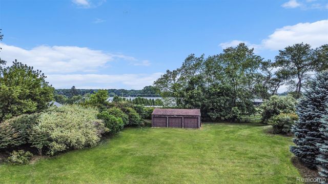 2250 E Dryden Road, Metamora Township, MI 48455