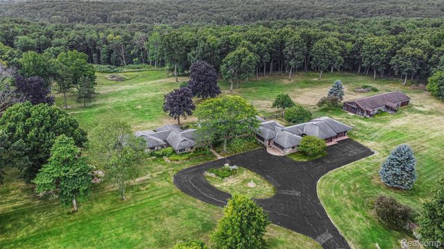 2250 E Dryden Road, Metamora Township, MI 48455