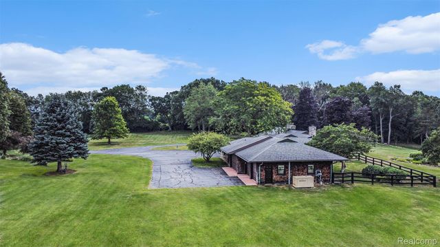 2250 E Dryden Road, Metamora Township, MI 48455