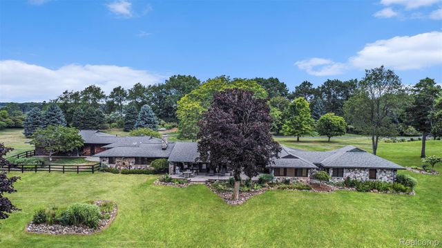 2250 E Dryden Road, Metamora Township, MI 48455