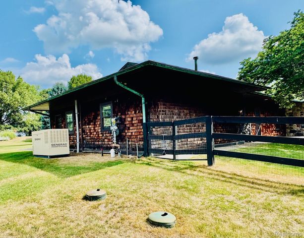 2250 E Dryden Road, Metamora Township, MI 48455