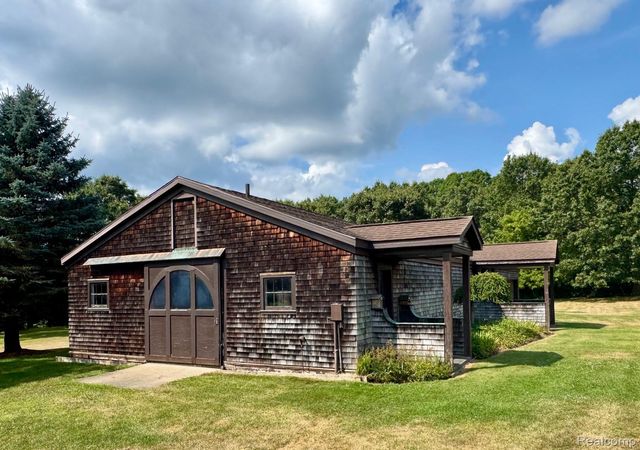 2250 E Dryden Road, Metamora Township, MI 48455
