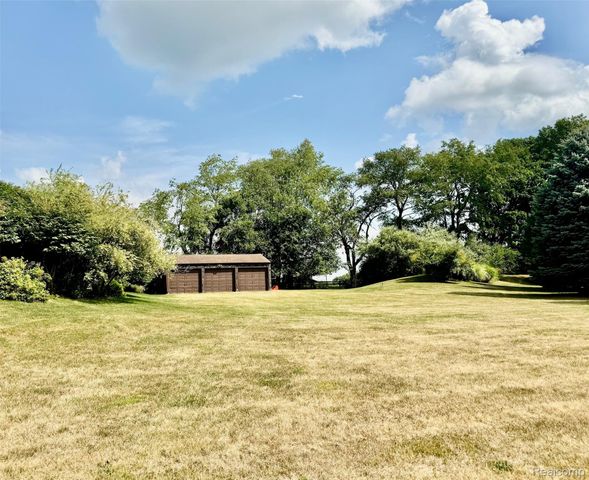 2250 E Dryden Road, Metamora Township, MI 48455