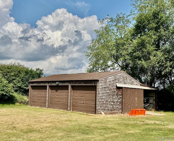 2250 E Dryden Road, Metamora Township, MI 48455