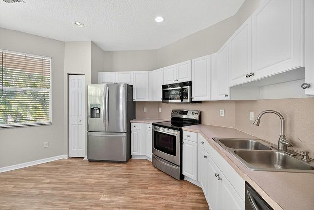 313 SW Perdido Key Street, Port St Lucie, FL 34986