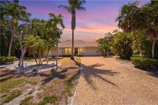 1323 Par View DR, Sanibel, FL 33957