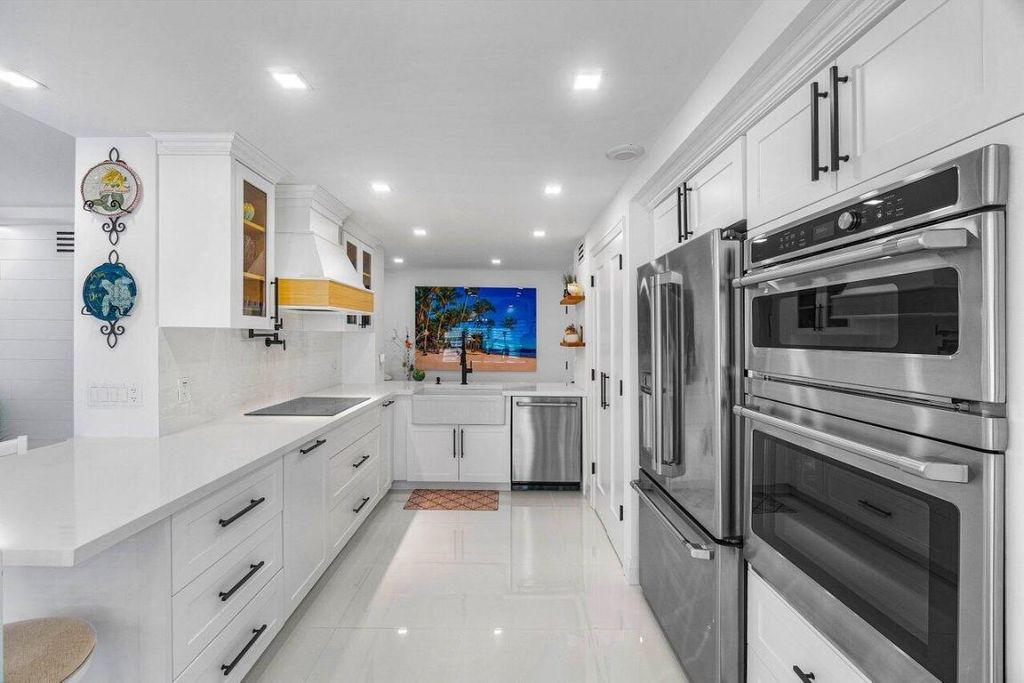 Image 15 of property listing at 875 E Camino Real 3e, Boca Raton, FL 33432