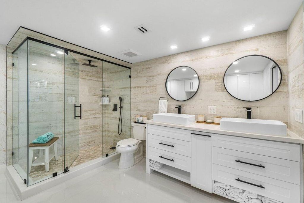 Image 26 of property listing at 875 E Camino Real 3e, Boca Raton, FL 33432