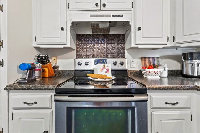 702 E Arlington Avenue, Weatherford, OK 73096