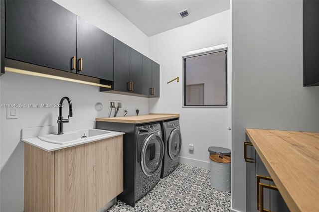 5000 SW 159th Ave, Southwest Ranches, FL 33331