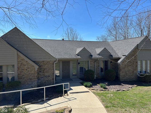 2032 Silver Fox Drive W, Martinsville, IN 46151