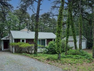 10 Bartlett Road, Wellfleet, MA 02667