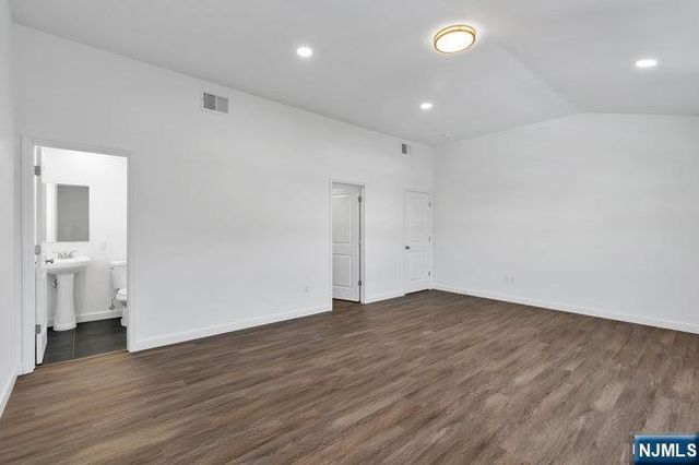 6 Rossi Court 1, South Hackensack, NJ 07606