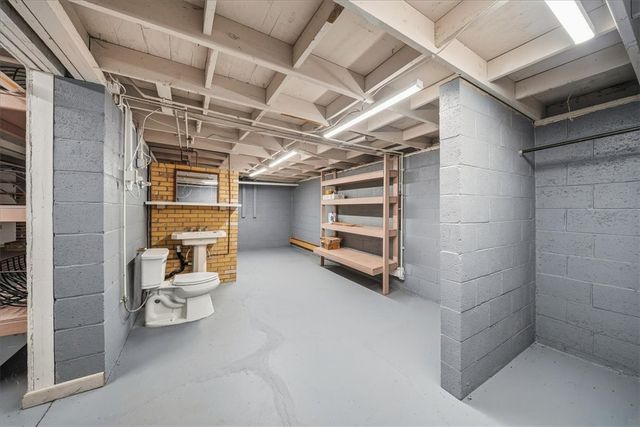 221 Summit Dr, Harrison Twp, PA 15065