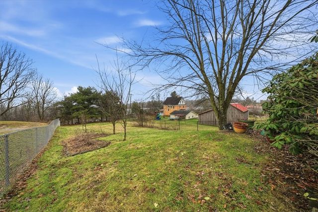 221 Summit Dr, Harrison Twp, PA 15065