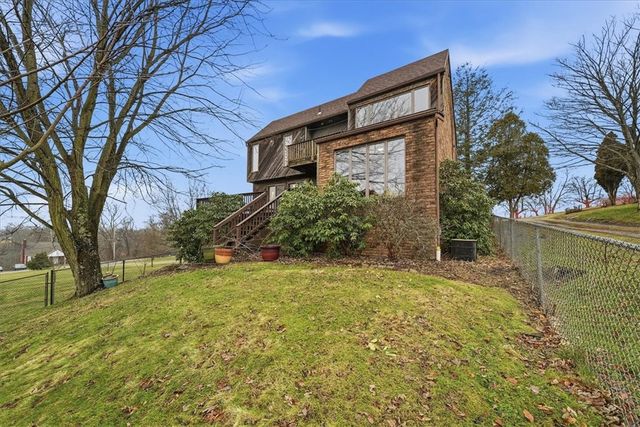 221 Summit Dr, Harrison Twp, PA 15065