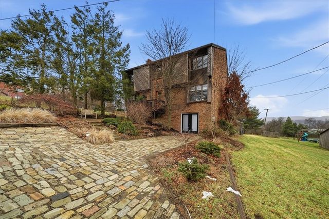 221 Summit Dr, Harrison Twp, PA 15065