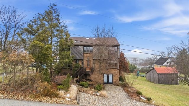 221 Summit Dr, Harrison Twp, PA 15065