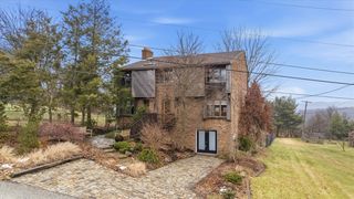 221 Summit Dr, Harrison Twp, PA 15065