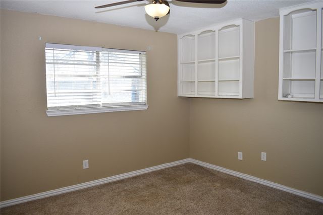 1207 E Fitzgerald Street, Bangs, TX 76823