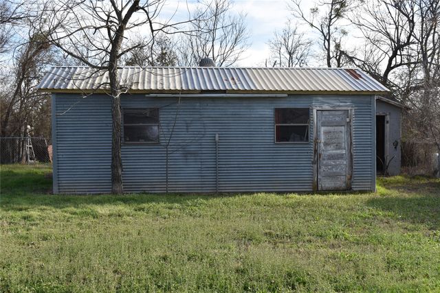 1207 E Fitzgerald Street, Bangs, TX 76823