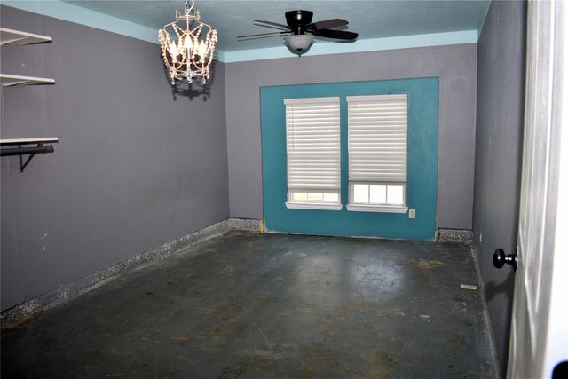 1207 E Fitzgerald Street, Bangs, TX 76823