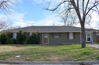 1207 E Fitzgerald Street, Bangs, TX 76823