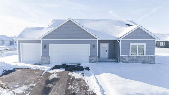 3810 N Woodbury Lane, Janesville, WI 53545