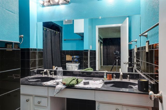 7001 Overhill Road, Fort Worth, TX 76116