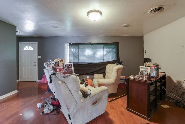 7001 Overhill Road, Fort Worth, TX 76116