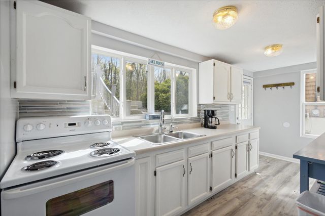 68430 Dailey Road, Ontwa Twp, MI 49112