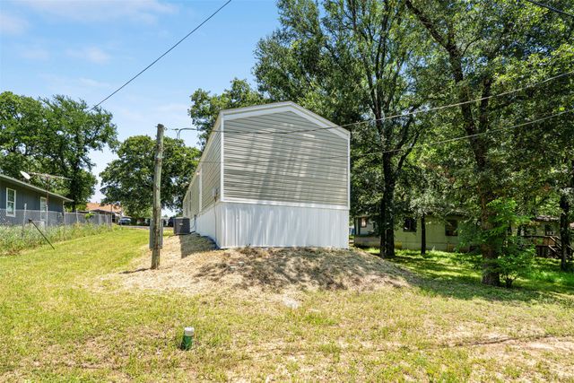 237 Wildwind Street, Gun Barrel City, TX 75156