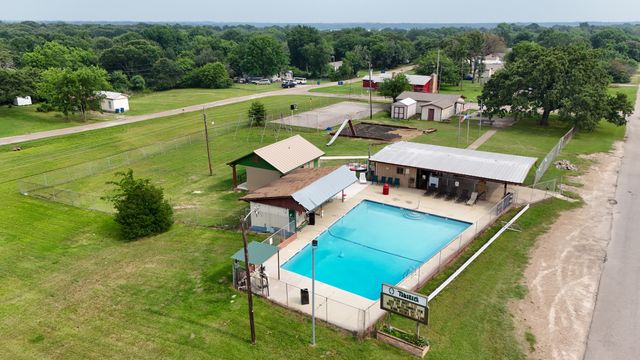 237 Wildwind Street, Gun Barrel City, TX 75156