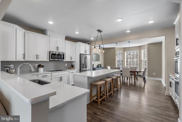 8762 ELSING GREEN DR, Manassas, VA 20112