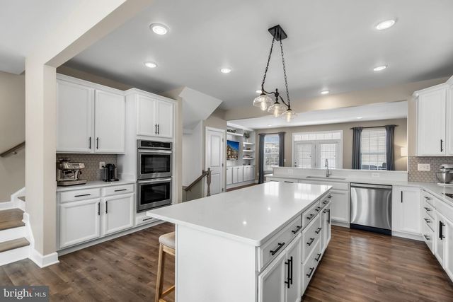 8762 ELSING GREEN DR, Manassas, VA 20112