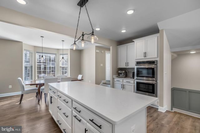 8762 ELSING GREEN DR, Manassas, VA 20112