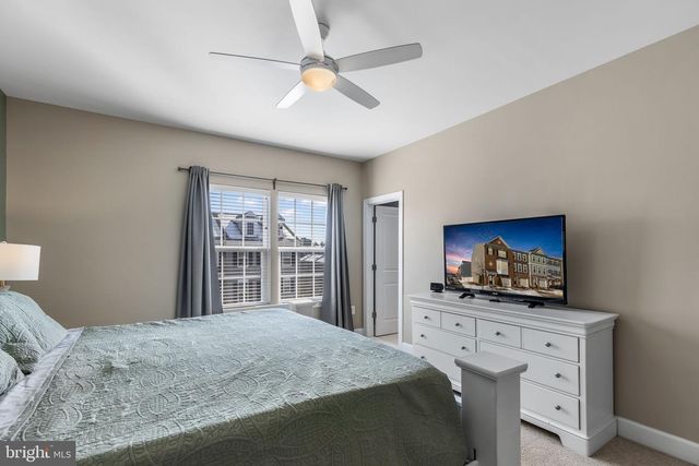 8762 ELSING GREEN DR, Manassas, VA 20112