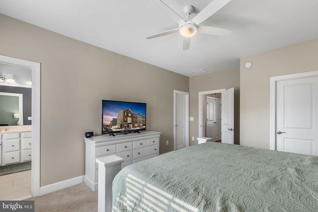 8762 ELSING GREEN DR, Manassas, VA 20112