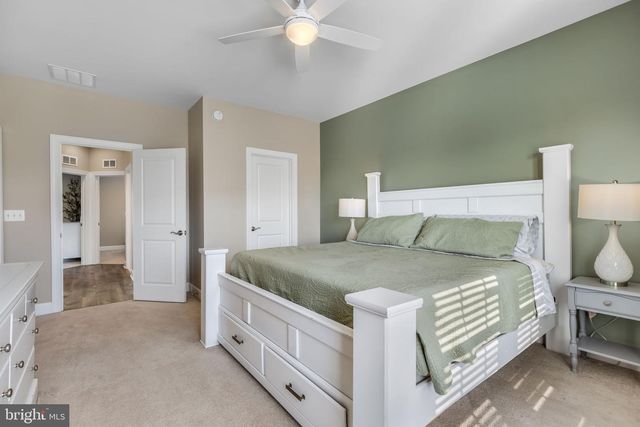 8762 ELSING GREEN DR, Manassas, VA 20112