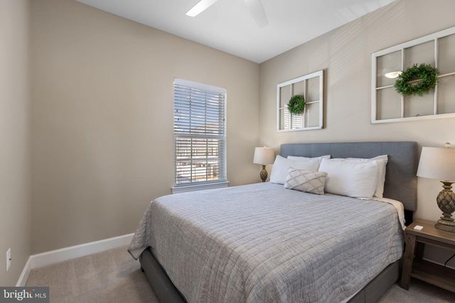 8762 ELSING GREEN DR, Manassas, VA 20112