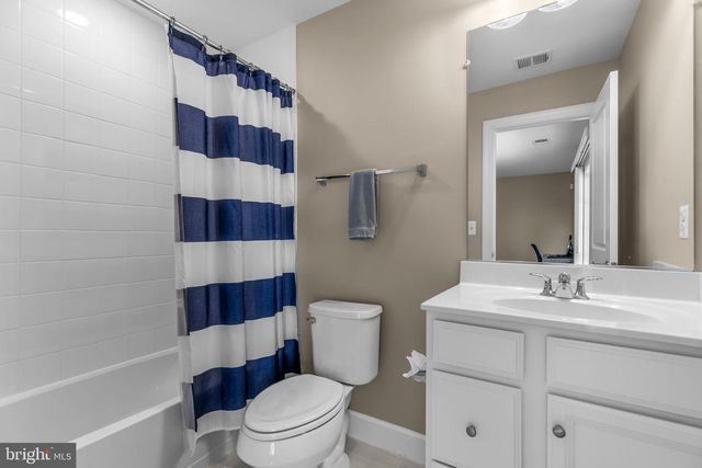 8762 ELSING GREEN DR, Manassas, VA 20112