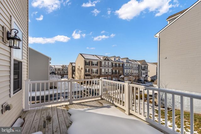 8762 ELSING GREEN DR, Manassas, VA 20112