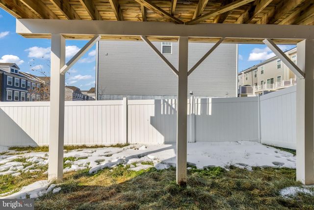 8762 ELSING GREEN DR, Manassas, VA 20112