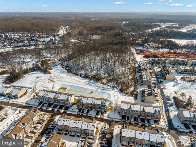 8762 ELSING GREEN DR, Manassas, VA 20112