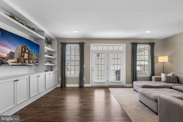 8762 ELSING GREEN DR, Manassas, VA 20112