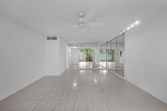 4090 Tivoli Court 107, Lake Worth, FL 33467