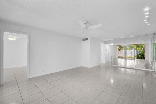 4090 Tivoli Court 107, Lake Worth, FL 33467