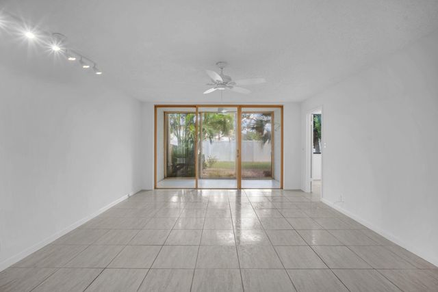 4090 Tivoli Court 107, Lake Worth, FL 33467