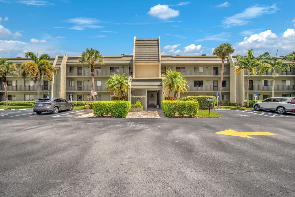 4090 Tivoli Court 107, Lake Worth, FL 33467